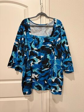 Women’s Catherines Blue Floral Cotton Top 5X